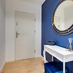 Wintera & Parking By Downtown 4*