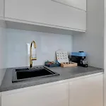 Wintera & Parking By Downtown Aparthotel