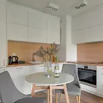 Wintera & Parking By Downtown Aparthotel