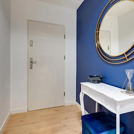 Wintera & Parking By Downtown 4*