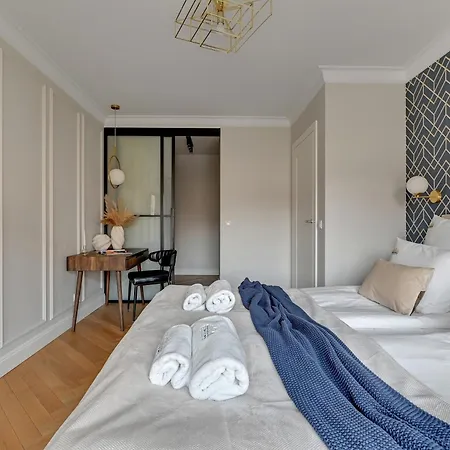 Wintera & Parking By Downtown 4* Гданьск
