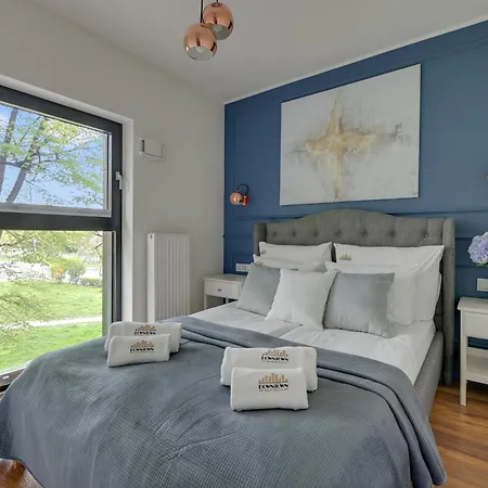 Wintera & Parking By Downtown Gdansk