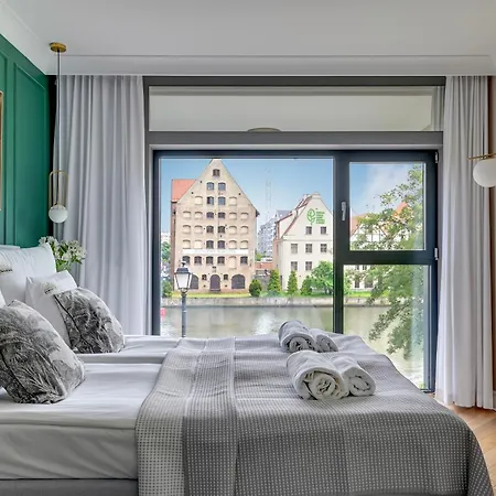 Wintera & Parking By Downtown Danzica
