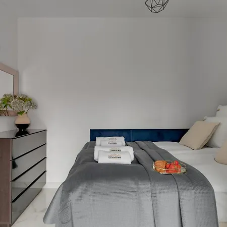 Wintera & Parking By Downtown 4*