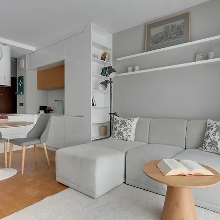 Wintera & Parking By Downtown 4*