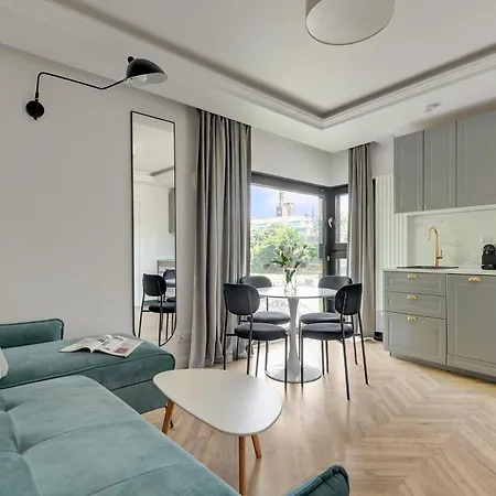 Wintera & Parking By Downtown Danzica