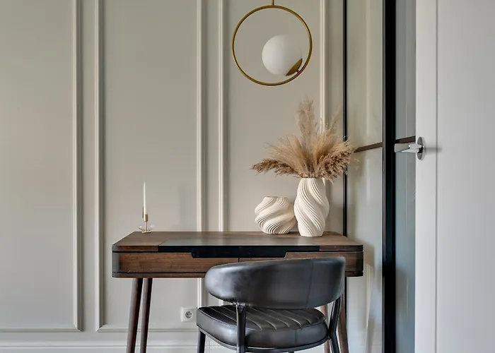 Ξενοδοχείο με διαμερίσματα Wintera & Parking By Downtown 4*