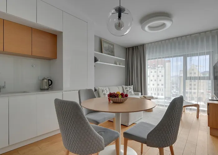 Ξενοδοχείο με διαμερίσματα Wintera & Parking By Downtown 4*