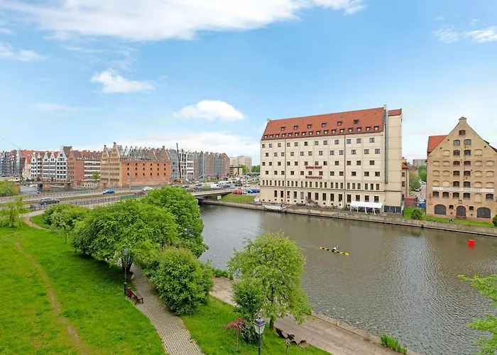 Wintera & Parking By Downtown Gdańsk